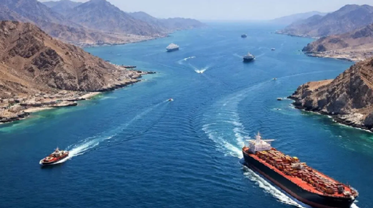 যুদ্ধের ক্ষতিপূরণ ছাড়া হরমুজ প্রণালি খুলবে না ইরান