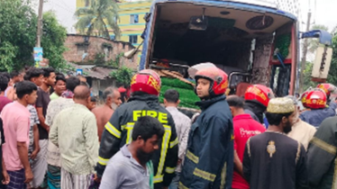 বগুড়ায় বাসচাপায় ৬ শ্রমিক নিহত, আহত ১৫ বগুড়ায় বাসচাপায় ৬ শ্রমিক নিহত, আহত ১৫