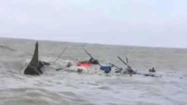 বঙ্গোপসাগরে ট্রলারডুবি: ৫ জেলের লাশ উদ্ধার বঙ্গোপসাগরে ট্রলারডুবি: ৫ জেলের লাশ উদ্ধার