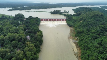 কাপ্তাই বাঁধের ১৬ জলকপাট খুলে পানি নিষ্কাশন কাপ্তাই বাঁধের ১৬ জলকপাট খুলে পানি নিষ্কাশন