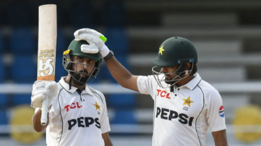 ওয়েস্ট ইন্ডিজের জবাবে দাপুটে পাকিস্তান ওয়েস্ট ইন্ডিজের জবাবে দাপুটে পাকিস্তান