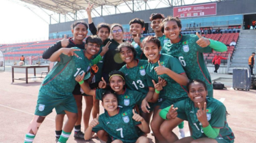 ভারতকে হারিয়ে ফাইনালের পথে এগোচ্ছে বাংলাদেশ অনূর্ধ্ব-১৯ নারী দল ভারতকে হারিয়ে ফাইনালের পথে এগোচ্ছে বাংলাদেশ অনূর্ধ্ব-১৯ নারী দল