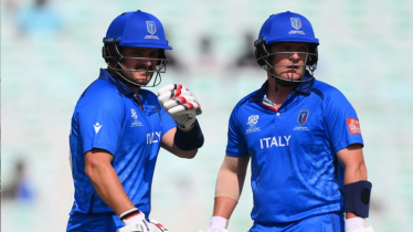 বিশ্বকাপ অভিষেকে ইতালির বড় হার