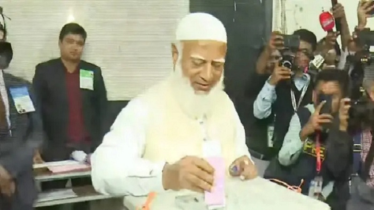 ভোট দিলেন জামায়াত আমির ডা শফিকুর রহমান