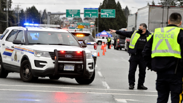 কানাডায় বন্দুকধারীদের হামলায় নিহত ১০