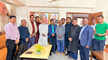 ড. খন্দকার মোশাররফ হোসেনের বাসায় কুমিল্লা সাংবাদিক ফোরাম ড. খন্দকার মোশাররফ হোসেনের বাসায় কুমিল্লা সাংবাদিক ফোরাম