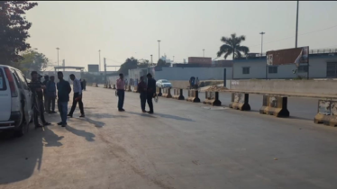 লাগাতার ধর্মঘটে অচল চট্টগ্রাম বন্দর