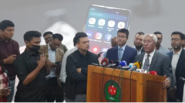 ভোটকেন্দ্রে মোবাইল সবার জন্য উম্মুক্ত, বুথে ছবি তোলা নিষিদ্ধ: ইসি