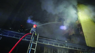 কারওয়ান বাজারের আগুন দুই ঘণ্টা পর নিয়ন্ত্রণে