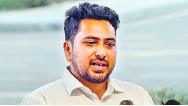 ভোটাধিকার রক্ষার্থে সবাই ঢাকা-৮-এ আসুন: নাহিদ ইসলাম