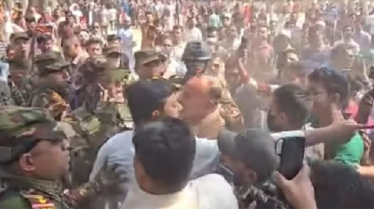 কেন্দ্র পরিদর্শনে হামলার শিকার নাসীরুদ্দিন পাটওয়ারী