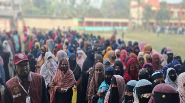 নোয়াখালীতে নারী ভোটারদের উপছে পড়া ভিড়