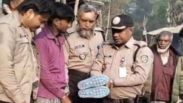 প্লাস্টিকের জুতার ভেতরে ইয়াবা পাচার, ২৯৭০ পিসসহ গ্রেফতার ১