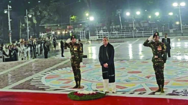 একুশের প্রথম প্রহরে ভাষা শহীদদের প্রতি রাষ্ট্রপতির শ্রদ্ধা