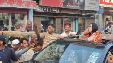 ভোটারদের উদ্দেশে রুমিন ফারহানার উড়ন্ত চুমু