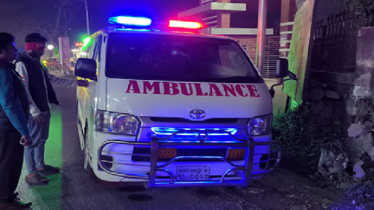 ‘অ্যাম্বুলেন্স চক্র’র দৌরাত্বে জিম্মি রোগীর মৃত্যু, অসহায় স্বজনরা