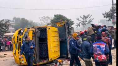 রাজশাহীতে বালুর ট্রাক উল্টে ৪ জনের প্রাণহানি