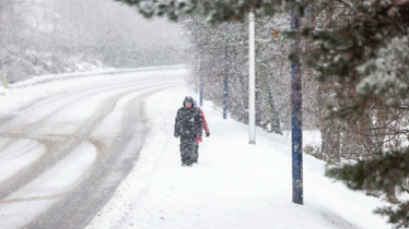ব্রিটেনজুড়ে রেড অ্যালার্ট, শক্তিশালী তুষারঝড়ের আশঙ্কা