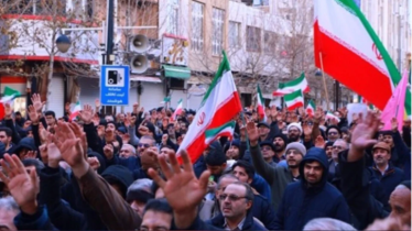 খামেনির পক্ষে ইরানের রাজপথে লাখো মানুষের ঢল