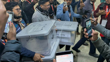 জকসুর ভোট গণনা সাময়িক স্থগিত