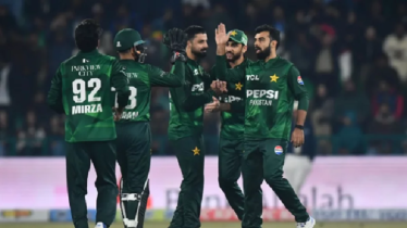 সাত বছর পর অজিদের বিপক্ষে জয়ের স্বাদ পাকিস্তানের