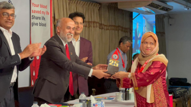 তিন শতাধিক স্বেচ্ছা রক্তদাতা পেলেন কোয়ান্টামের সম্মাননা