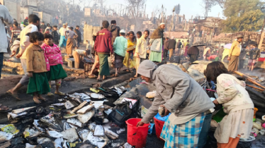 ভয়াবহ আগুনে পুড়লো রোহিঙ্গা ক্যাম্পের পাঁচ শতাধিক ঘর