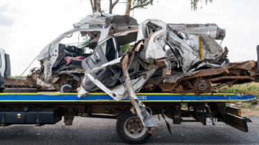 দক্ষিণ আফ্রিকায় মিনিবাস-লরি সংঘর্ষে ১৩ স্কুলশিক্ষার্থী নিহত