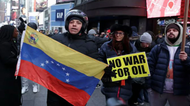যুক্তরাষ্ট্রে যুদ্ধবিরোধী বিক্ষোভ, ভেনেজুয়েলায় মার্কিন হস্তক্ষেপে নিন্দা