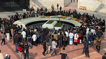 খালেদা জিয়ার সমাধিতে শ্রদ্ধা জানাতে মানুষের ঢল