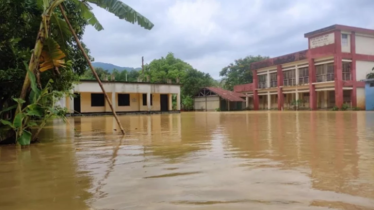 টানা বৃষ্টিতে পাহাড়ধসের শঙ্কা, রাঙ্গামাটির সব প্রাথমিক বিদ্যালয় বন্ধ টানা বৃষ্টিতে পাহাড়ধসের শঙ্কা, রাঙ্গামাটির সব প্রাথমিক বিদ্যালয় বন্ধ