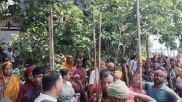 চর দখল নিয়ে মেঘনা-তিতাসে রক্তক্ষয়ী সংঘর্ষ, আহত ৩০ চর দখল নিয়ে মেঘনা-তিতাসে রক্তক্ষয়ী সংঘর্ষ, আহত ৩০