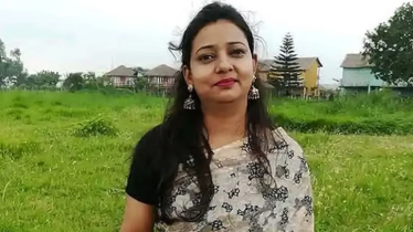 ছিনতাইকারীর টানাহেঁচড়ায় রিকশা থেকে পড়ে আহত নারীর মৃত্যু ছিনতাইকারীর টানাহেঁচড়ায় রিকশা থেকে পড়ে আহত নারীর মৃত্যু
