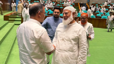 বাজেট অধিবেশন শেষে প্রধানমন্ত্রী-বিরোধীদলীয় নেতার কুশল বিনিময়