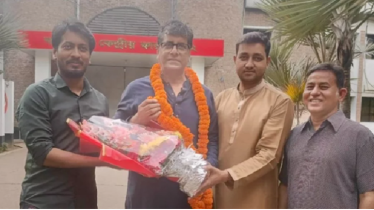 কারামুক্ত সাংবাদিক আনিস আলমগীর