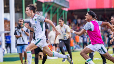 পাকিস্তানকে হারিয়ে উড়ন্ত সূচনা বাংলাদেশের