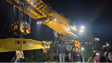 লাইনচ্যুত বগি উদ্ধারে লাগবে ১২ ঘণ্টা, যাত্রীদের জন্য বিকল্প ট্রেন