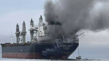 দুবাই বন্দরে তেল ট্যাংকারে ইরানের হামলা দুবাই বন্দরে তেল ট্যাংকারে ইরানের হামলা