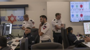 ইরান-ইসরায়েল সংঘাতে বিপর্যস্ত ইসরায়েল, অগ্নিপরীক্ষায় উদ্ধারকর্মীর ইরান-ইসরায়েল সংঘাতে বিপর্যস্ত ইসরায়েল, অগ্নিপরীক্ষায় উদ্ধারকর্মীর