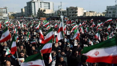 ইসরায়েল-আমেরিকার হামলার মধ্যেও তেহরানে জনসমুদ্র