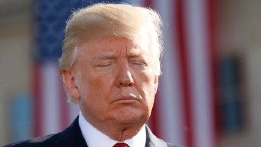 ‘পালানোর পথ খুঁজছেন ট্রাম্প’