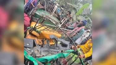 রাজশাহীতে সিএনজি-ভটভটির সংঘর্ষে নিহত ৩, আহত ২ রাজশাহীতে সিএনজি-ভটভটির সংঘর্ষে নিহত ৩, আহত ২