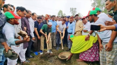 গোবিন্দগঞ্জে নির্বাচনী প্রতিশ্রুতি বাস্তবায়নে খাল খনন শুরু