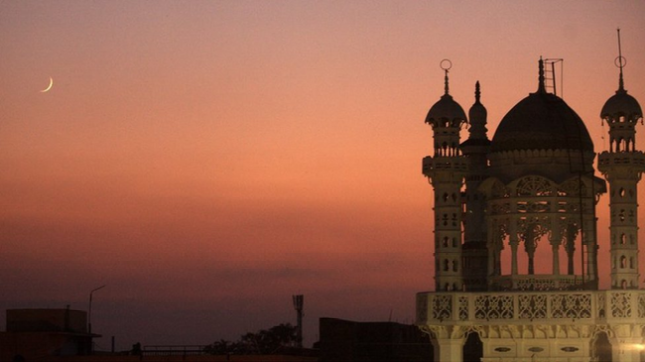 চাঁদ দেখা না যাওয়ায় শনিবার ঈদ