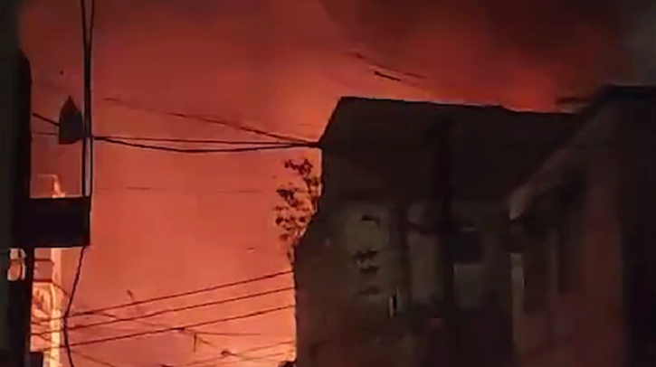 টঙ্গী বাজারের রাবেয়া মার্কেটে ভয়াবহ আগুন