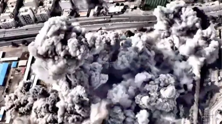 ইসরায়েলি হামলায় কেঁপে উঠলো ইরানি রাষ্ট্রীয় টেলিভিশন ভবন