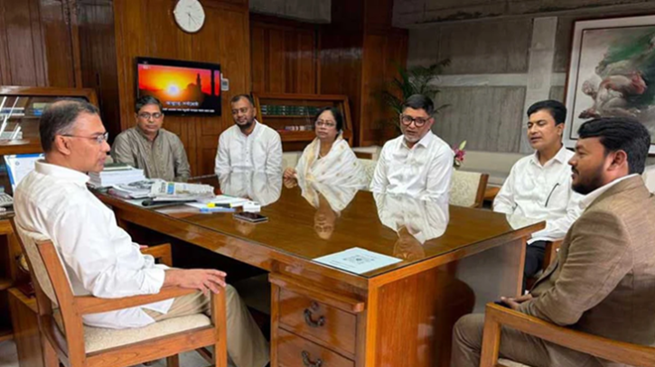 প্রধানমন্ত্রীর সঙ্গে পাঁচ সিটি প্রশাসকের সাক্ষাৎ