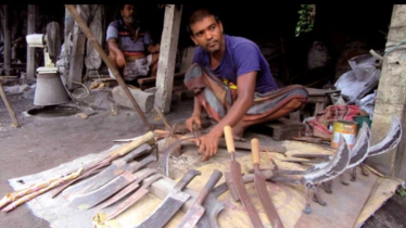 টুংটাং শব্দে মুখরিত বেনাপোলের কামারপল্লী