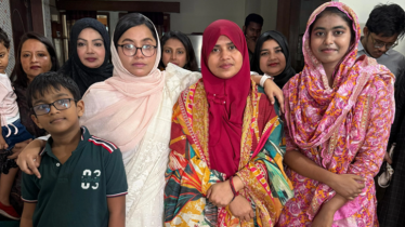 শহীদ নাইমার পরিবারের পাশে মাহমুদা মিতু