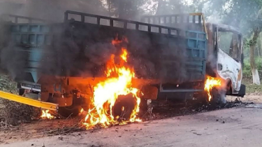 কালিয়াকৈরে গণপিটুনিতে নিহত ৩, ট্রাকে আগুন